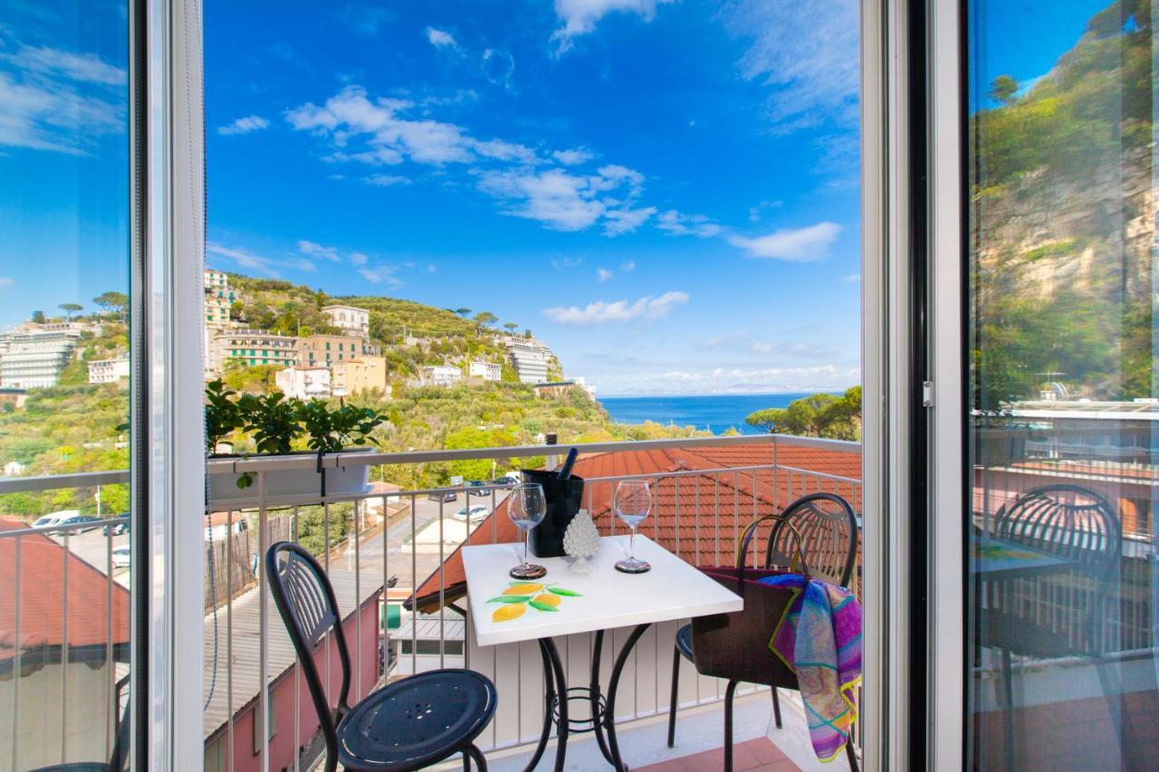 Sorrentovibes - Luxury Home Sea View & Jacuzzi In Sorrento Centre Exterior photo