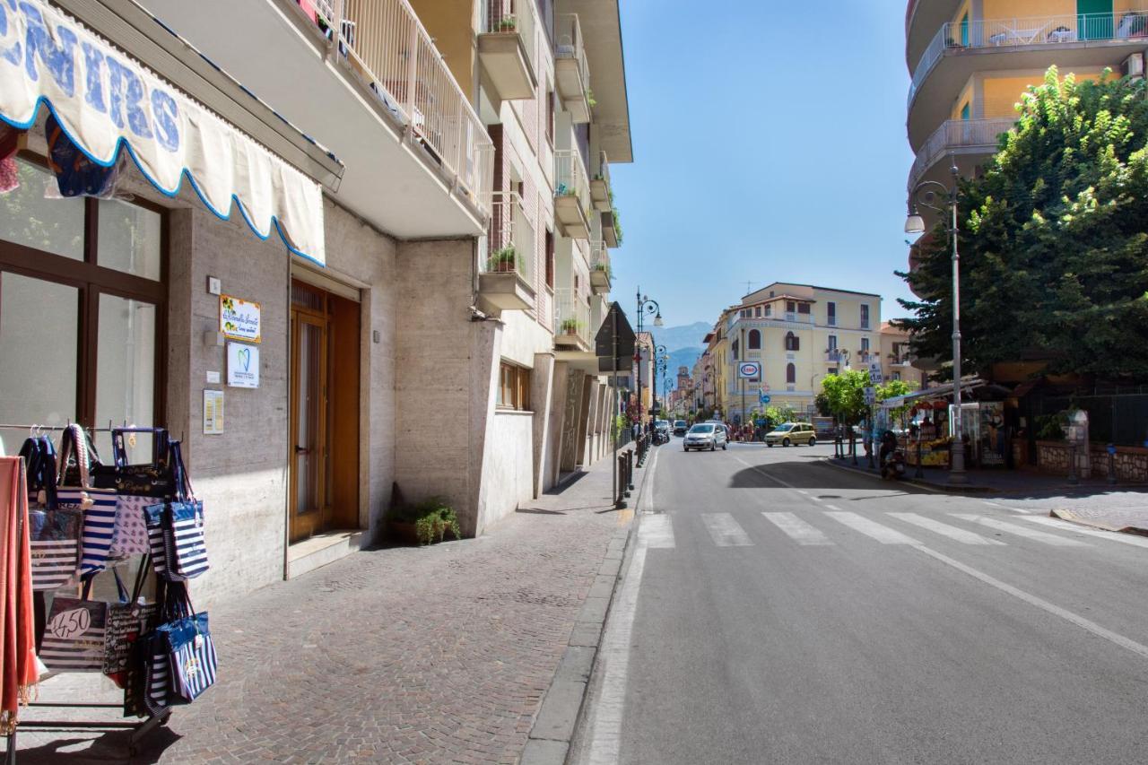 Sorrentovibes - Luxury Home Sea View & Jacuzzi In Sorrento Centre Exterior photo